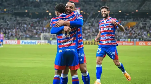 Fortaleza dejó en el camino a Colo Colo para llegar a los octavos de final.