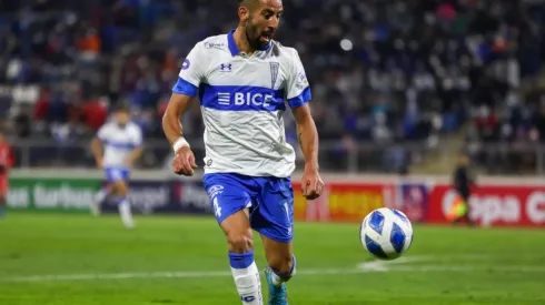 Mauricio Isla ya disputó sus primeros minutos con Universidad Católica.