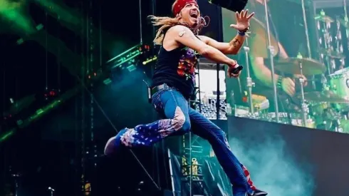 Breat Michaels en el escenario con Poison.