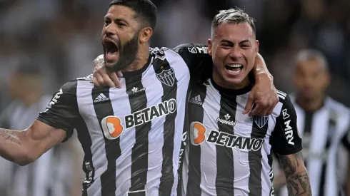 Eduardo Vargas se creó un penal y el Atlético Mineiro se metió en cuartos de final de Libertadores