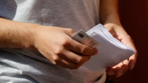 ¿Cómo puedo descargar mi tarjeta de identificación?