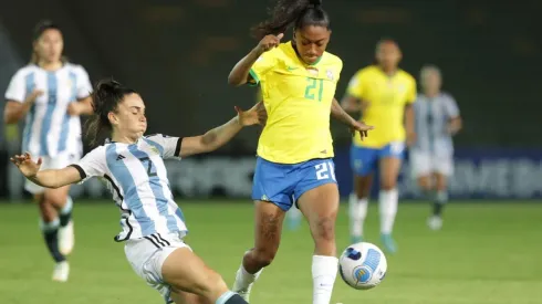 Argentina cayó goleada 4 a 0 en su debut