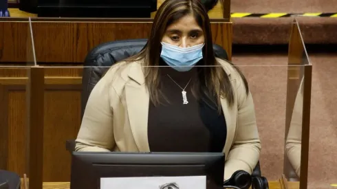 La senadora Fsabilola Campillai denunció agresiones durante la jornada.