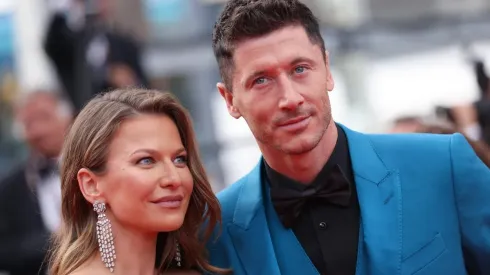 La múltiple medallista mundial en karate también espera la resolución del fichaje de su esposo.