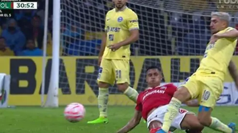 La falta de Claudio Baeza sobre Diego Valdés