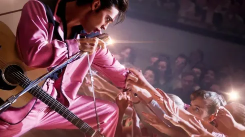 Austin Butler se convierte en Elvis, para esta biopic dirigida por Baz Luhrmann.