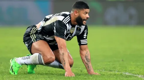 Con la lengua afuera terminó Hulk en la derrota del Mineiro ante Flamengo.