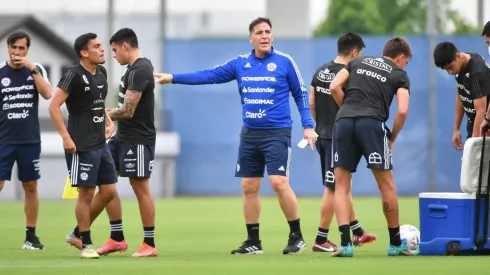 El Toto no solo la rompe dando instrucciones en Juan Pinto Durán, también tiene lo suyo para romperla en el tenis.