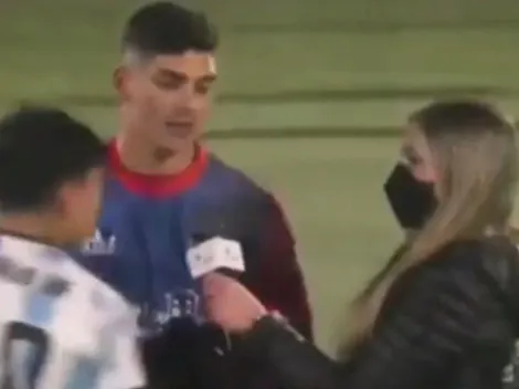 Jugador picado garabatea a la figura en medio de entrevista