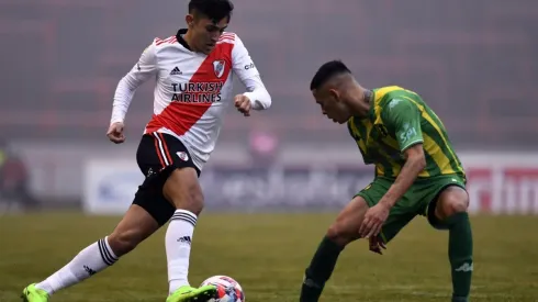 Chavo Fucks en éxtasis con el Pibe Solari en el triunfo de River contra Aldosivi.