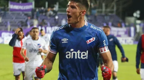 Rochet no duda en cederle la jineta a Suárez.