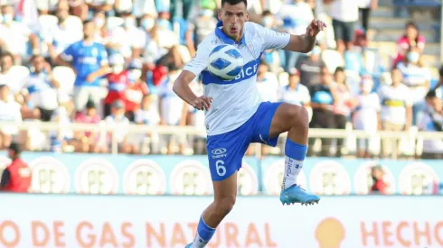 Nehuén Paz dejará la UC tras exactos 5 meses.