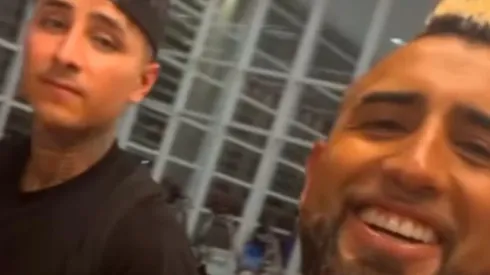 Arturo Vidal le dio la bienvenida al Flamengo a Erick Pulgar