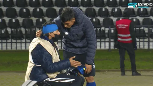 Carlos Lobos fue a pedir disculpas tras el encuentro y le regaló su camiseta.