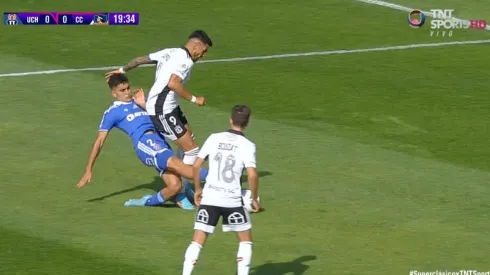 Daniel Navarrete se barrió dentro del área contra Juan Martín Lucero.