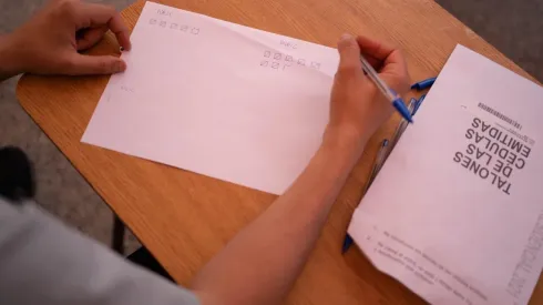 ¿Cuándo se publica la nómina de los vocales de mesa para el Plebiscito de Salida?