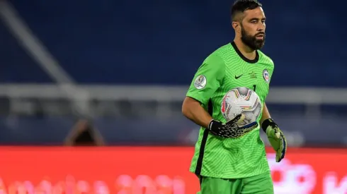 Bravo se refirió a su continuidad como portero de la Roja