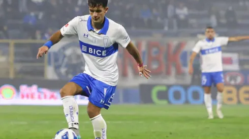 Saavedra recibe críticas por su juego tibio en la UC