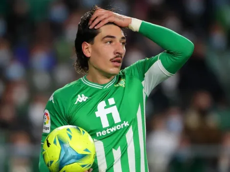 Bellerín se impacienta a la espera del Betis y se ofrece a Barcelona