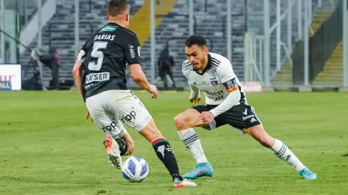 Colo Colo ante Palestino en el estadio Monumental.