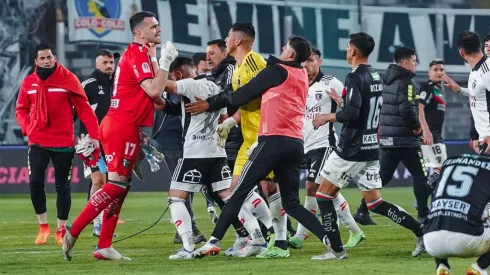 Daniel Sappa se le fue encima a Gabriel Suazo tras el partido entre Colo Colo y Palestino.