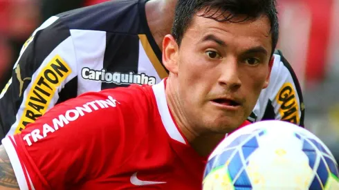 Charles Aránguiz fue bicampeón gaúcho en Internacional de Porto Alegre, que contó con el puentealtino entre 2014 a 2015