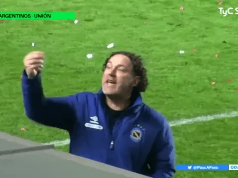 A Milito le cantan un cambio desde la grada y le hace caso