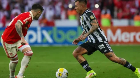 Eduardo Vargas podría estar jugando sus últimos partidos con el Atlético Mineiro