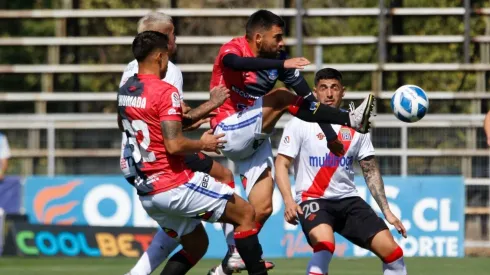 El último cruce entre ambos fue victoria para Curicó por 2 a 0 en abril