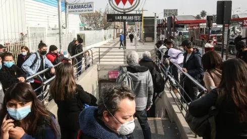 ¿Qué estaciones de metro están operativas? ¿A qué hora se retoma el servicio de la Línea 2?