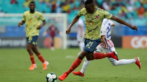 Jhon Lucumí en acción por el seleccionado de Colombia, donde suma cinco presencias.