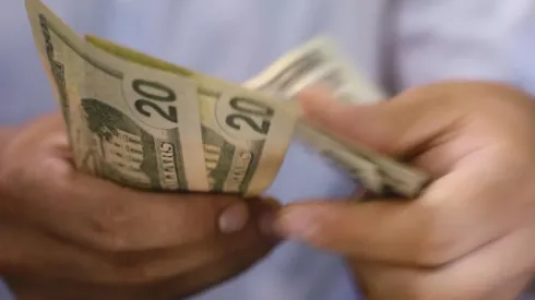 ¿A cuánto está el Dólar y el Euro hoy y el cambio a peso chileno?