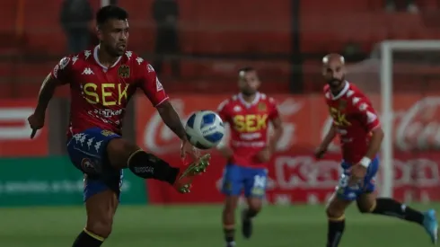 Gonzalo Espinoza será baja del duelo que se juega el domingo en La Pintana.