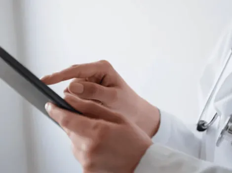 ¿Cómo puedo apelar si mi licencia médica fue rechazada?