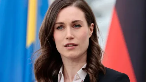 La primera ministra finlandesa, Sanna Marin, se llenó de críticas por participar de una fiesta.