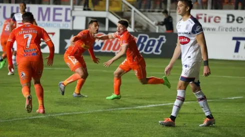 La tabla de posiciones de la Primera B está cada fecha más ardiente.