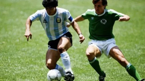 Matthaus cedió la camiseta que usó Diego Maradona el día en que fue campeón del mundo con Argentina.