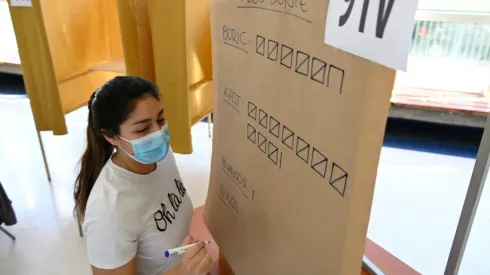 ¿Cuánto le pagan a los vocales de mesa para el Plebiscito y cómo puedo ser voluntario?