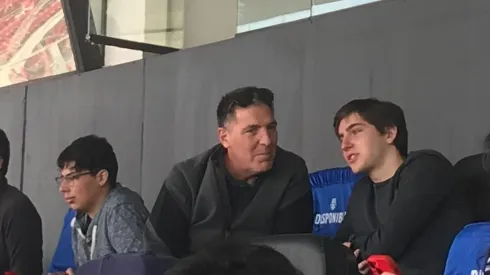 El entrenador de la Roja llegó hasta el Nacional para ver el Clásico Universitario 195.