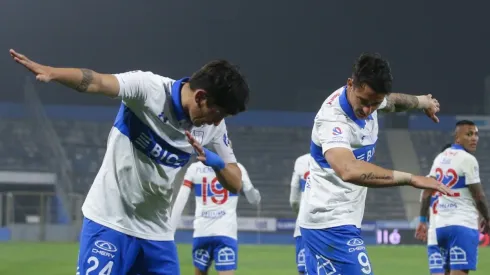 Alfonso Parot y Fernando Zampedri festejan un gol con la celebración cuando fueron compañeros en Rosario Central. (Agencia Uno).
