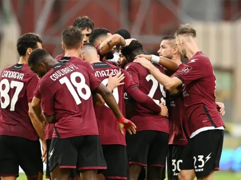 La Salernitana golea con Diego Valencia en cancha