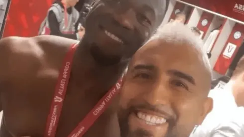 "Este sí es ecuatoriano", escribió Arturo Vidal por esta fotografía de Felipe Caicedo en pleno desarrollo del Caso Castillo.