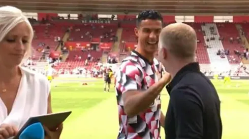 Cristiano Ronaldo pasa de largo con la reportera británica