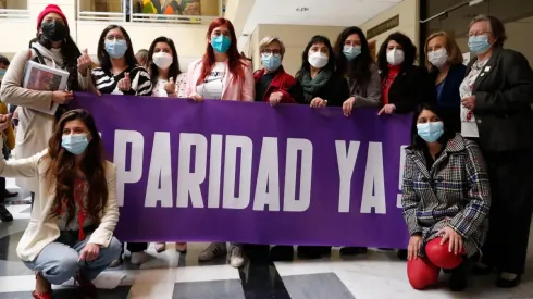 Diputadas acusan a oposición de entrampar proyecto que busca paridad