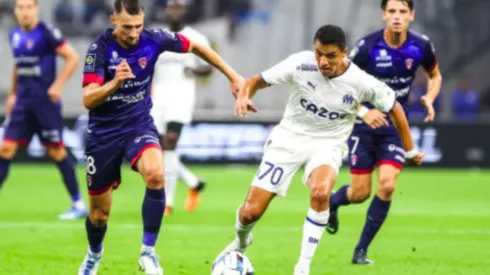 Alexis Sánchez no pudo convertir desde el punto penal ante Clermont