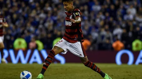 Erick Pulgar habló del mal estado de la cancha de Vélez