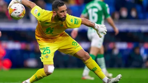Claudio Bravo está listo para jugar por el Betis