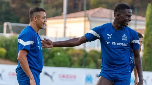Bamba Dieng disfrutó de los entrenamientos con su ídolo Alexis Sánchez.