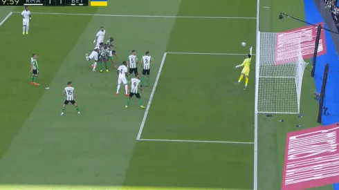 Rui Silva se despacha tapadón contra Real Madrid en el inicio de la lucha por la titularidad con Claudio Bravo en el Betis.