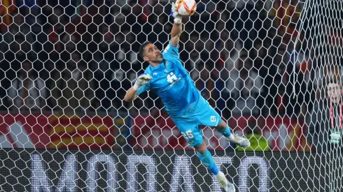 Bravo se quedó en la banca ante el Real Madrid, y ahora se estrenará en la temporada ante HJK Helsinki.